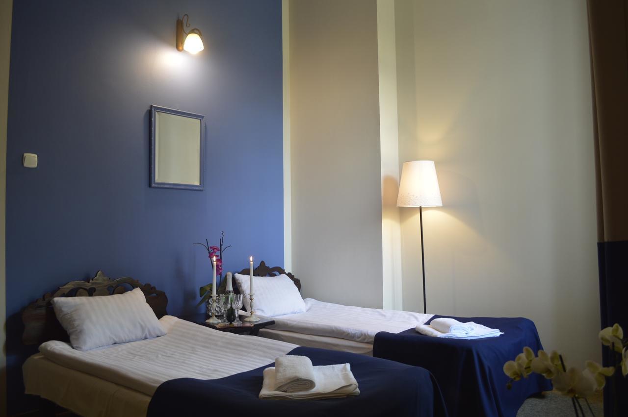 Hotel Ksiezycowy Dworek Kętrzyn Rum bild